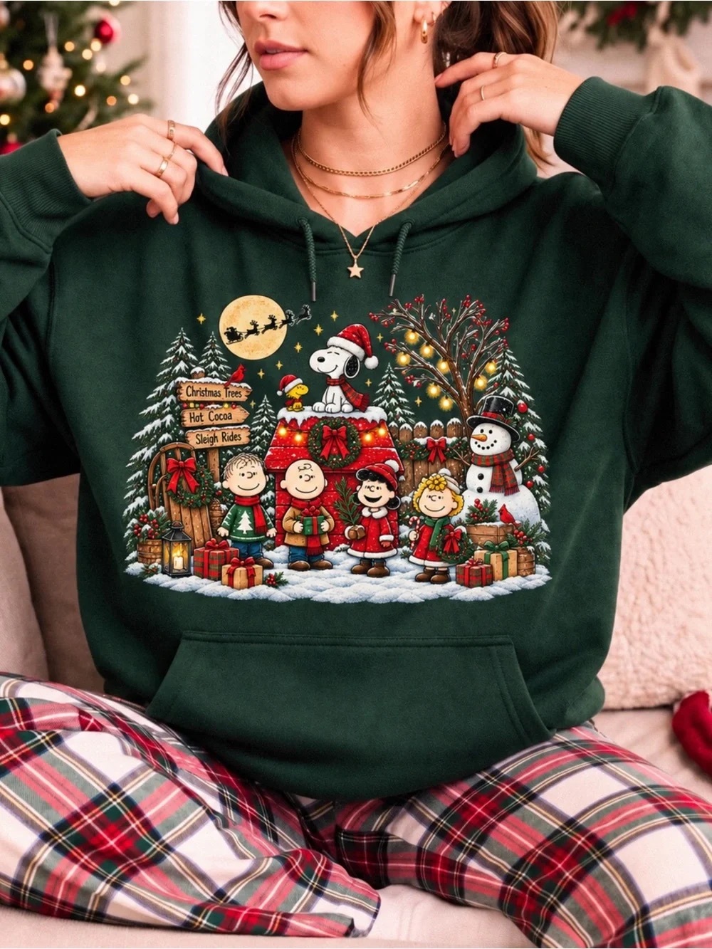 Gildan Peanuts Snoopy And Friends
Christmas Graphic Hoodie Green NWT